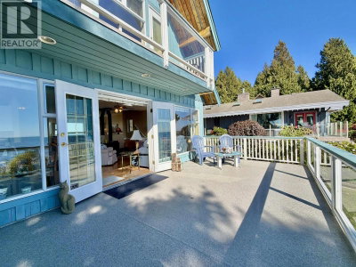 3199 BEACH Avenue | Roberts Creek British Columbia | Slide Image Six