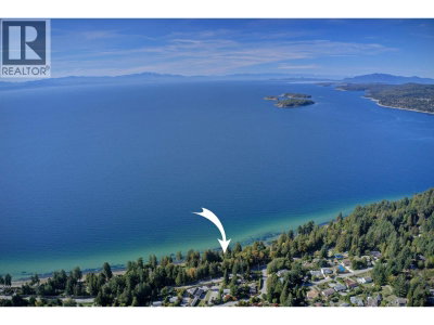 4947 SUNSHINE COAST Highway | Sechelt British Columbia | Slide Image Three