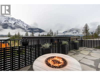 4000 SUNSTONE Way | Pemberton British Columbia | Slide Image Thirteen