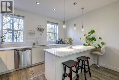19572 FRASER Way | Pitt Meadows British Columbia | Slide Image Ten