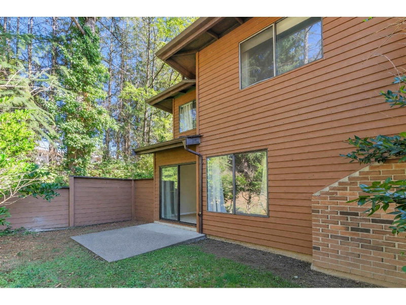 10620 150 Street Surrey British Columbia, V3R 7R9 - 2 Bedrooms Condo For Sale