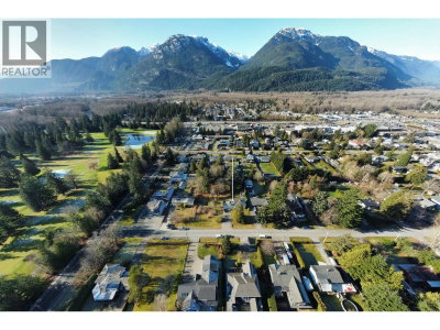 40127 KALODON Road | Squamish British Columbia | Slide Image Twelve