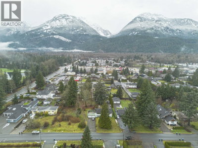40127 KALODON Road | Squamish British Columbia | Slide Image Seventeen