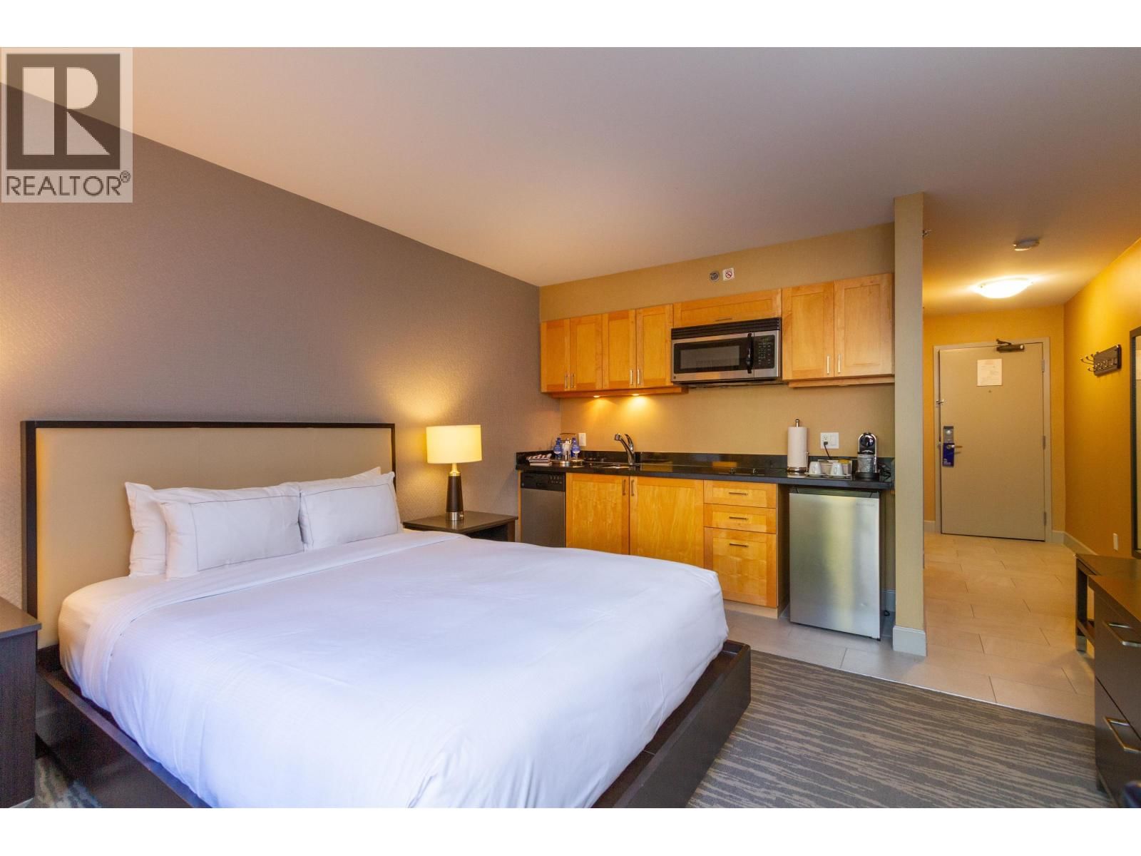161 4050 WHISTLER Way
