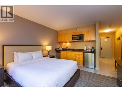 4050 WHISTLER Way | Whistler British Columbia | Slide Image One
