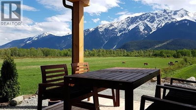 4050 WHISTLER Way | Whistler British Columbia | Slide Image Seven