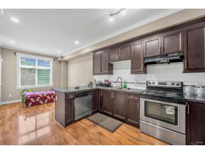 9405 121 Street | Surrey British Columbia | Slide Image Thirteen