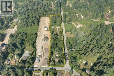 947 NORTH Road | Gibsons British Columbia | Slide Image One