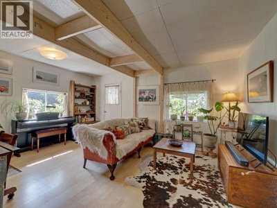 947 NORTH Road | Gibsons British Columbia | Slide Image Eight