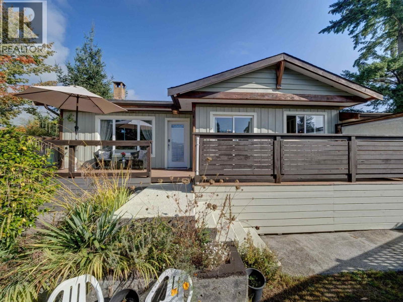 5582 EMERSON Road Sechelt British Columbia, V7Z 0R8 - 3 Bedrooms Home For Sale