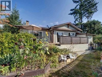 5582 EMERSON Road | Sechelt British Columbia | Slide Image Two
