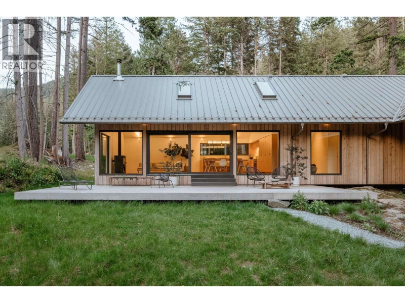 1616 JOAN AUDREY Lane Bowen Island British Columbia, V0N 1G2 - 3 Bedrooms Home For Sale