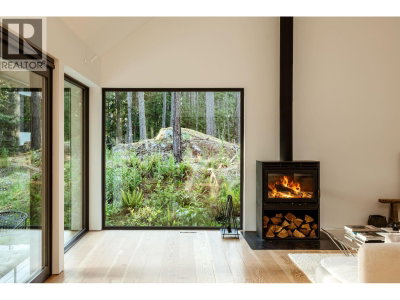 1616 JOAN AUDREY Lane | Bowen Island British Columbia | Slide Image Twenty