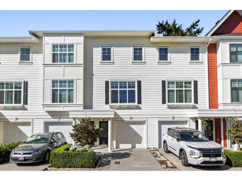 27735 ROUNDHOUSE Drive Abbotsford British Columbia, V4X 0B9 - 3 Bedrooms Condo For Sale