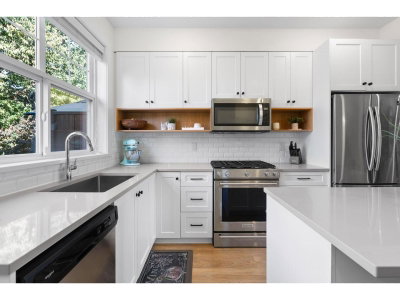 27735 ROUNDHOUSE Drive | Abbotsford British Columbia | Slide Image Four