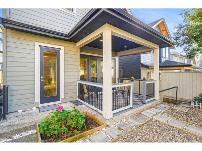 16475 21A Avenue | Surrey British Columbia | Slide Image Twelve