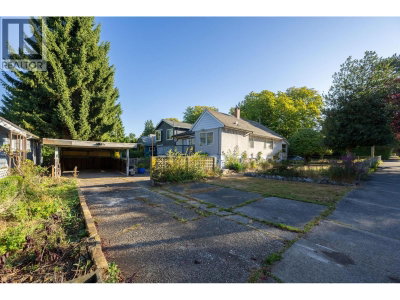 505 PENTICTON Street | Vancouver British Columbia | Slide Image Thirteen