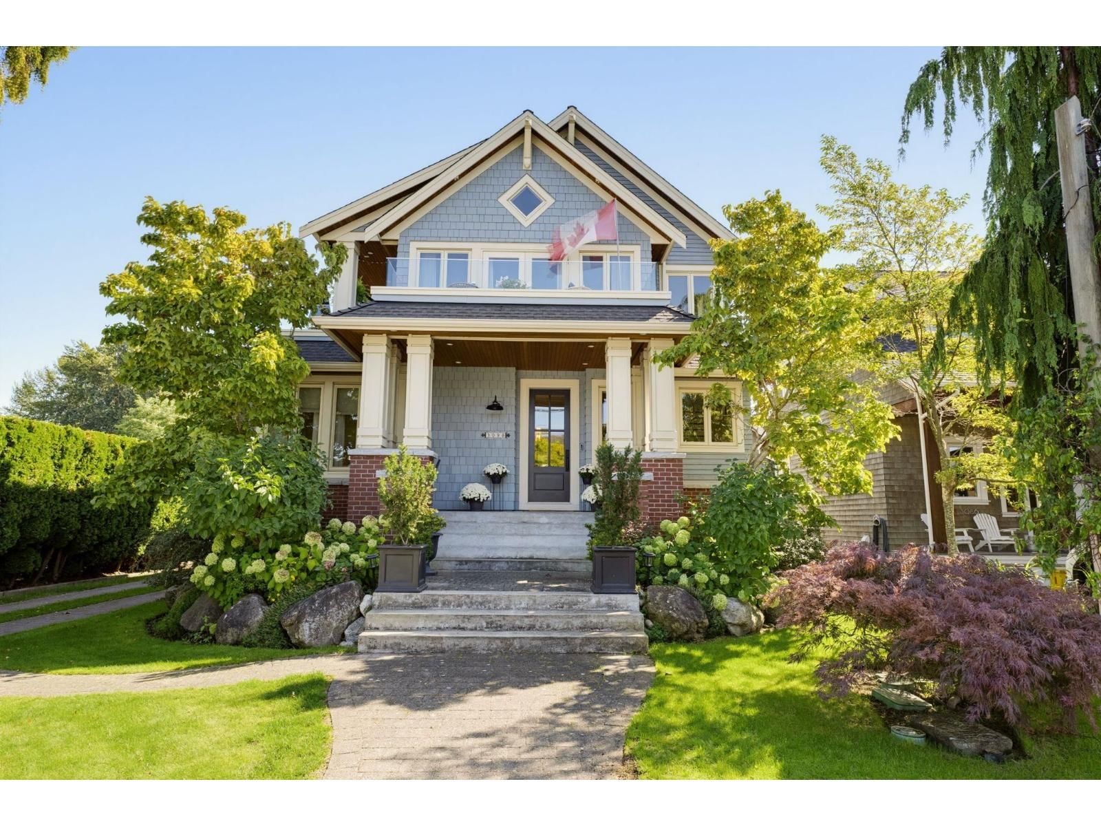 3098 MCBRIDE Avenue, Surrey, British Columbia V4A 3H1