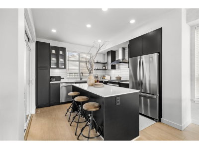 2891 MONTROSE Avenue | Abbotsford British Columbia | Slide Image Two