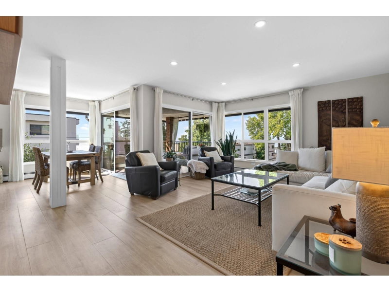 1290 MARTIN Street White Rock British Columbia, V4B 3W3 - 2 Bedrooms Condo For Sale
