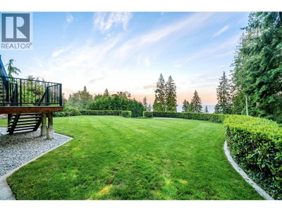 949 ARBUTUS BAY Lane | Bowen Island British Columbia | Slide Image Fifteen