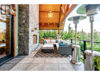 949 ARBUTUS BAY Lane | Bowen Island British Columbia | Slide Image Seventeen