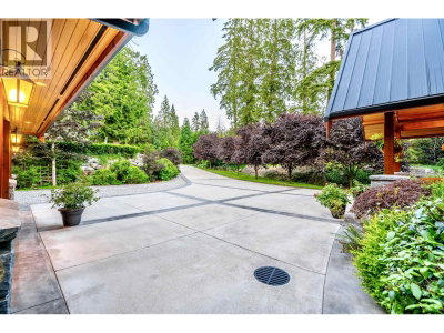 949 ARBUTUS BAY Lane | Bowen Island British Columbia | Slide Image Twenty-six