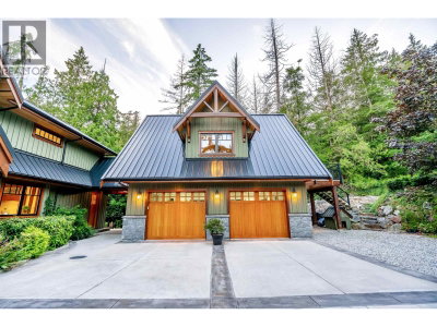 949 ARBUTUS BAY Lane | Bowen Island British Columbia | Slide Image Twenty-seven