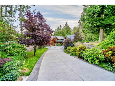 949 ARBUTUS BAY Lane | Bowen Island British Columbia | Slide Image Three