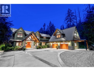 949 ARBUTUS BAY Lane | Bowen Island British Columbia | Slide Image Thirty-three