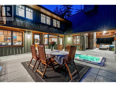 949 ARBUTUS BAY Lane | Bowen Island British Columbia | Slide Image Thirty-five