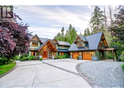949 ARBUTUS BAY Lane | Bowen Island British Columbia | Slide Image Four