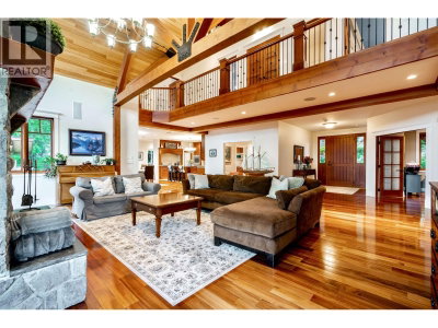 949 ARBUTUS BAY Lane | Bowen Island British Columbia | Slide Image Nine