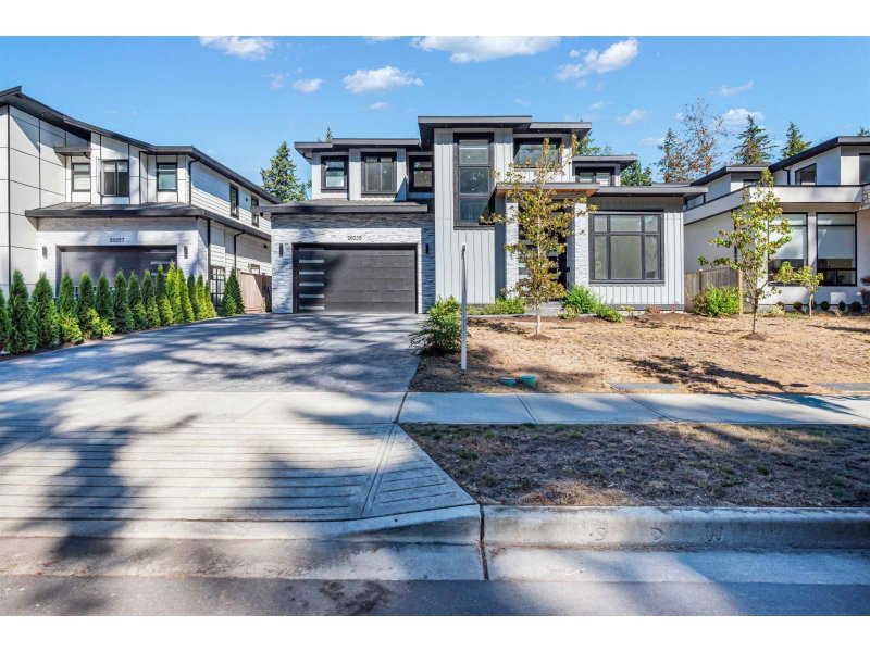20235 27 Avenue Langley British Columbia, V2Z 0B6 - 8 Bedrooms Home For Sale