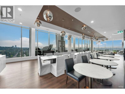 450 WESTVIEW Street | Coquitlam British Columbia | Slide Image Thirteen