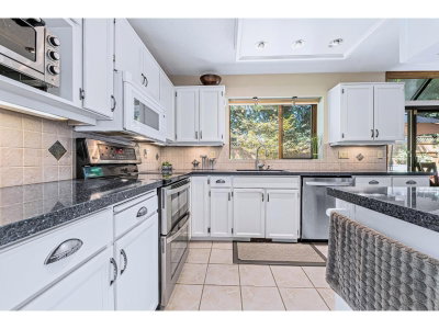 11837 WOODLYNN Court | Delta British Columbia | Slide Image Eight