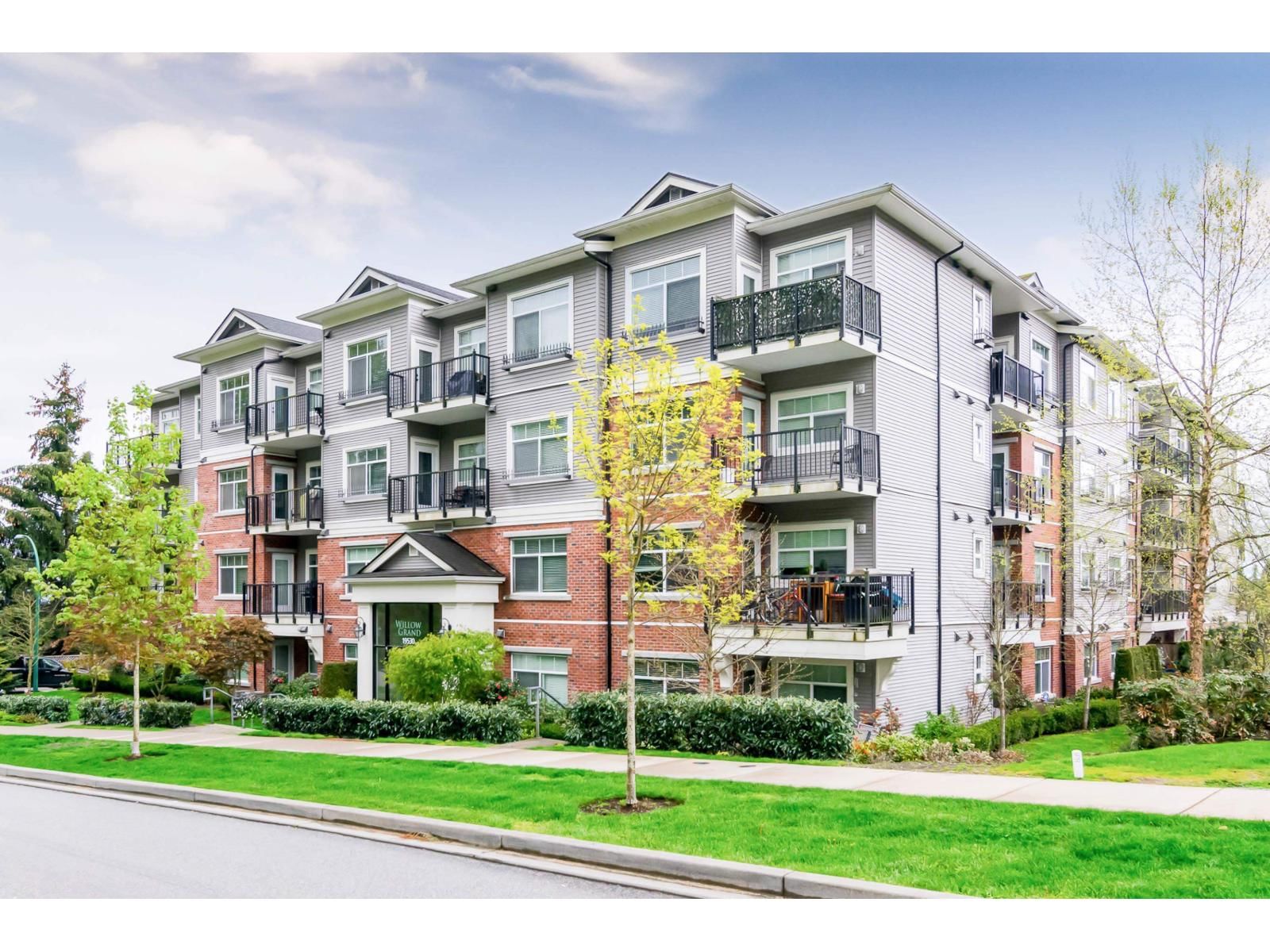 19530 65 Avenue, Surrey, British Columbia V4N 6M1