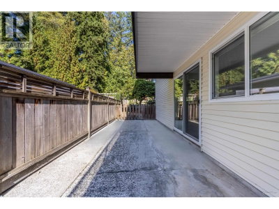 667 PLYMOUTH Drive | North Vancouver British Columbia | Slide Image Twenty-seven