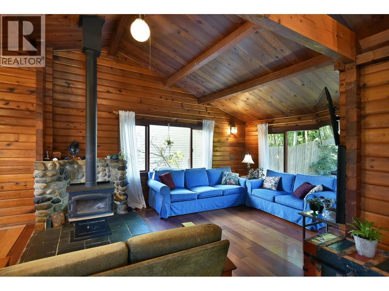 611 GOWER POINT Road Gibsons British Columbia, V0N 1V8 - 5 Bedrooms Home For Sale