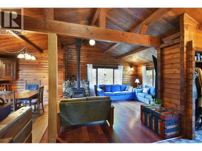 611 GOWER POINT Road | Gibsons British Columbia | Slide Image Thirteen
