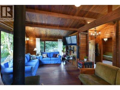 611 GOWER POINT Road | Gibsons British Columbia | Slide Image Four