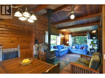 611 GOWER POINT Road | Gibsons British Columbia | Slide Image Five