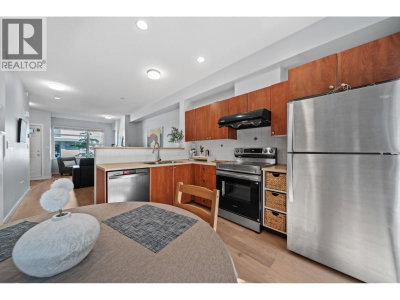 6528 DENBIGH Avenue | Burnaby British Columbia | Slide Image Thirteen
