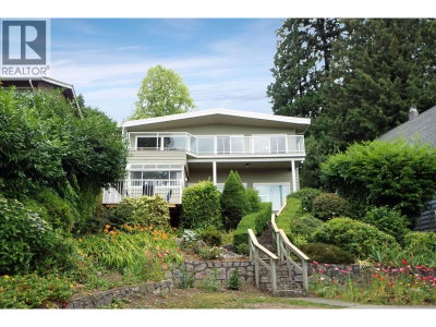 850 ESQUIMALT Avenue | West Vancouver British Columbia | Slide Image One