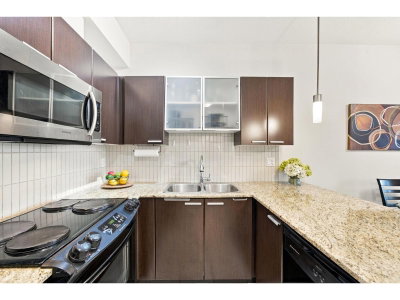 10499 UNIVERSITY Drive | Surrey British Columbia | Slide Image Eleven