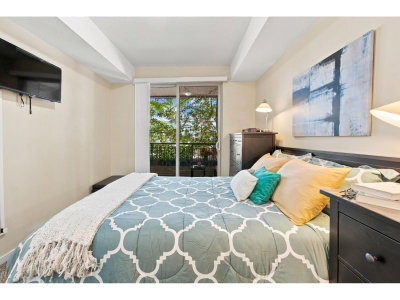 10499 UNIVERSITY Drive | Surrey British Columbia | Slide Image Sixteen