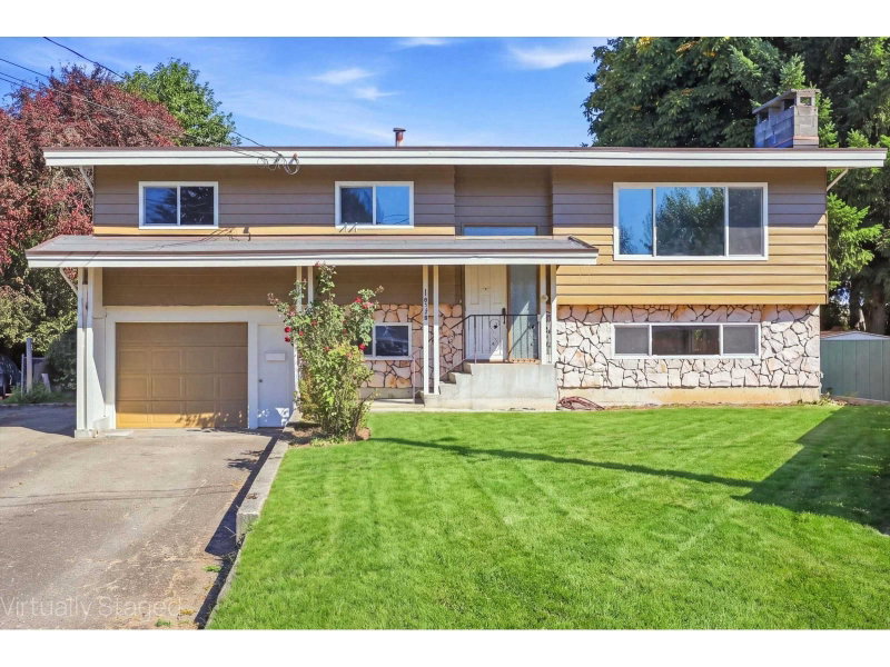 10128 SHAMROCK Drive Chilliwack British Columbia, V2P 5L4 - 4 Bedrooms Home For Sale