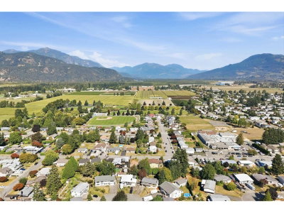 10128 SHAMROCK Drive | Chilliwack British Columbia | Slide Image Thirty-seven