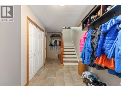 7467 PROSPECT Street | Pemberton British Columbia | Slide Image Twenty-one