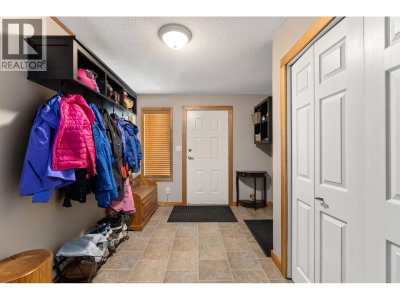 7467 PROSPECT Street | Pemberton British Columbia | Slide Image Twenty-two